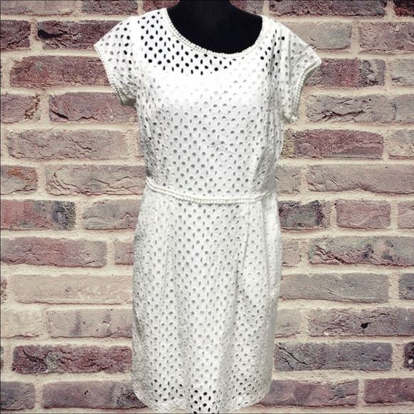 White Belted  Eyelet Sheath Dress Preppy and Chic Sizeb10 - Picture 1 of 13
